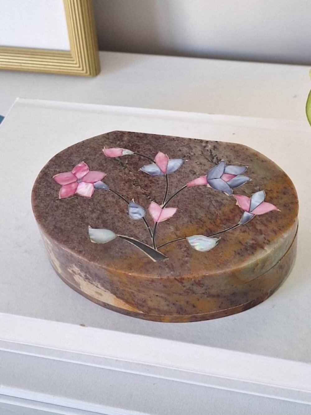 Vintage soapstone marble jewelry stone trinket box mother pearl inlay flower